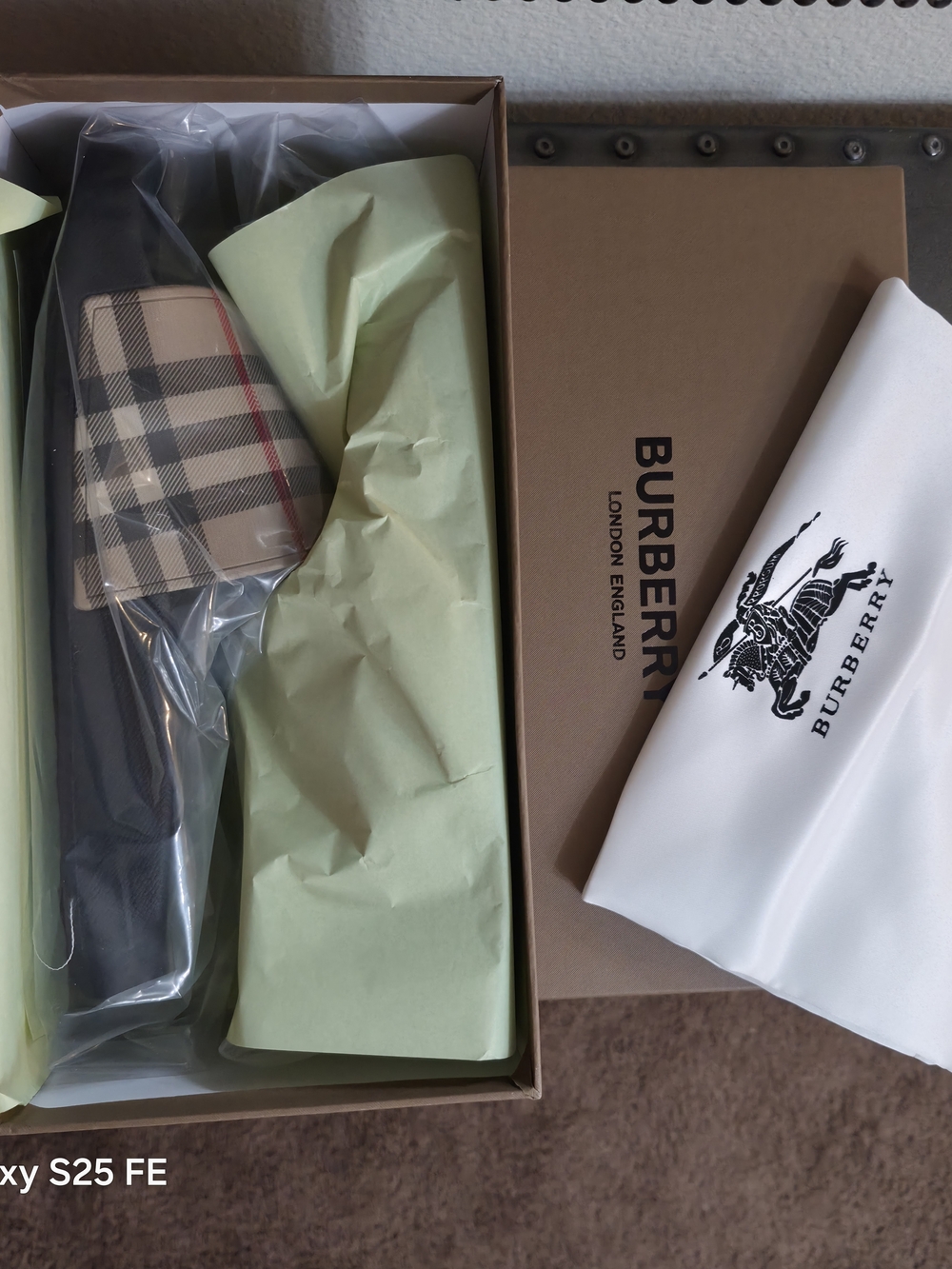 Burberry Plaid Slide Sandals in Beige and Black,Size M8.5, W10